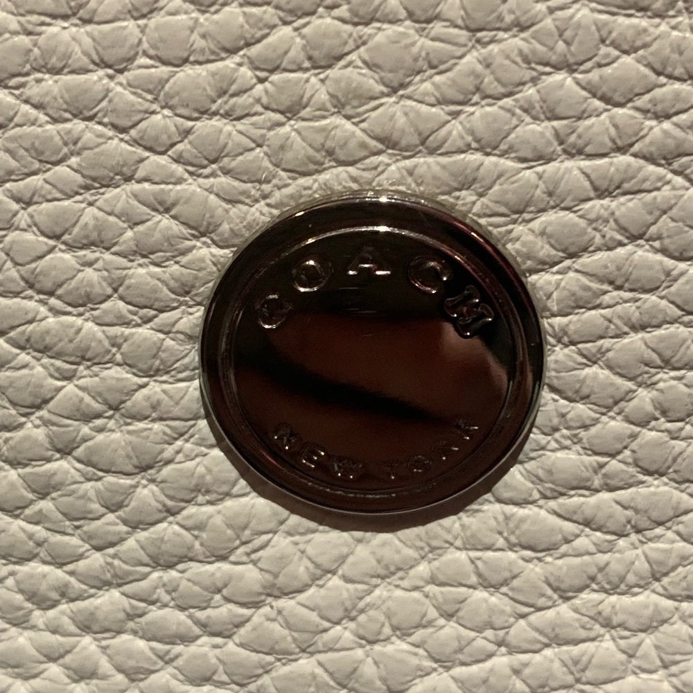 Coach x Marvel Jes Tote in Signature Canvas with Patches - Picture 13 of 16